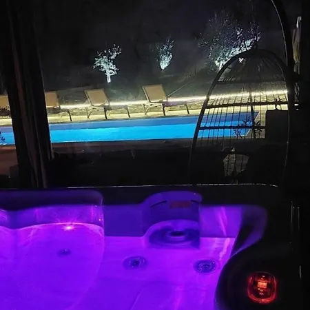 Hacienda Matea Mit Whirlpool, Pool Und Grill Holiday home
