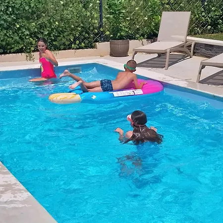 Hacienda Matea Mit Whirlpool, Pool Und Grill Holiday home Pula